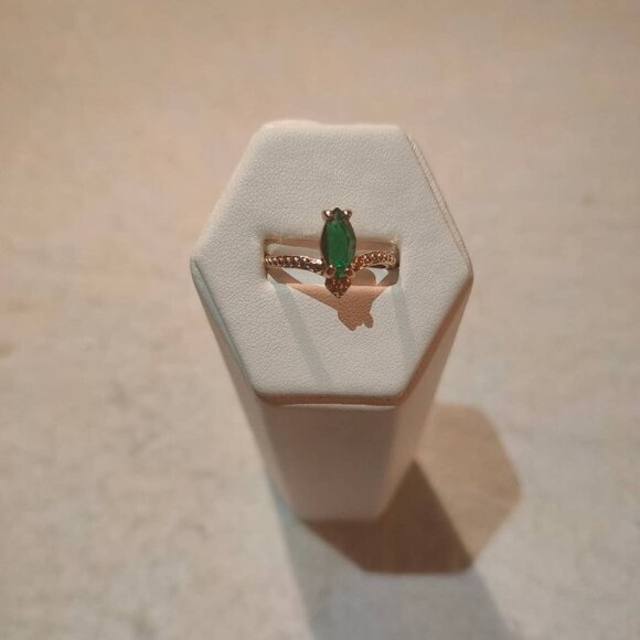 Emerald Whisper Band - Picture 1 of 1